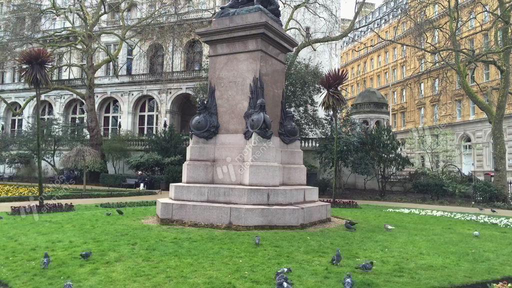 Whitehall Gardens Statue Stock video footage 9170050