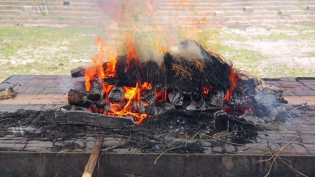 Death Corpse Burning Cremation Fire, Pashupatinath Stock video footage 2563799