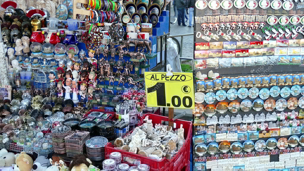 Souvenir Gifts Shop Stall Market Tourists In Rome Roma Italy Stock